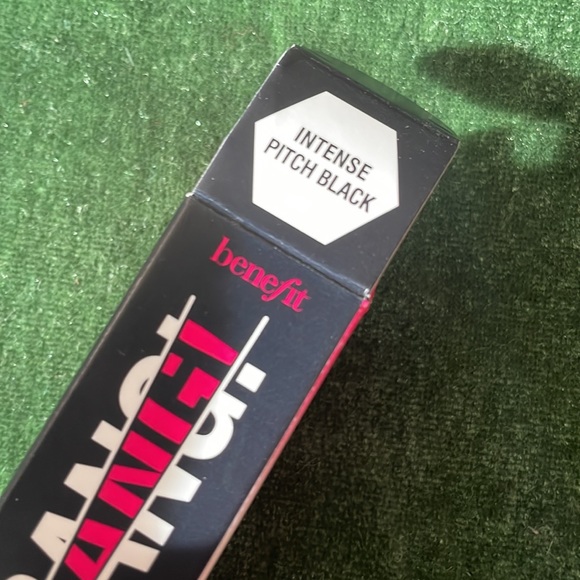 Beauty Bundle with Cosmetic bag - Picture 7 of 9